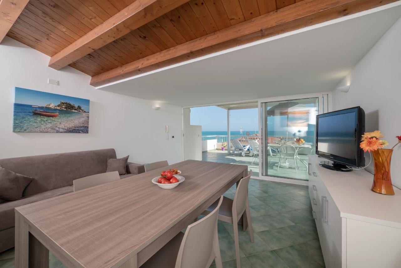 Archimede, Appartamento Con Vista In Centro A Marina Di Ragusa Exterior photo