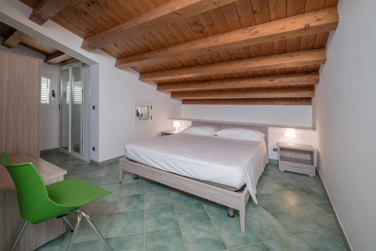 Archimede, Appartamento Con Vista In Centro A Marina Di Ragusa Exterior photo