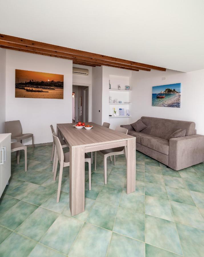 Archimede, Appartamento Con Vista In Centro A Marina Di Ragusa Exterior photo