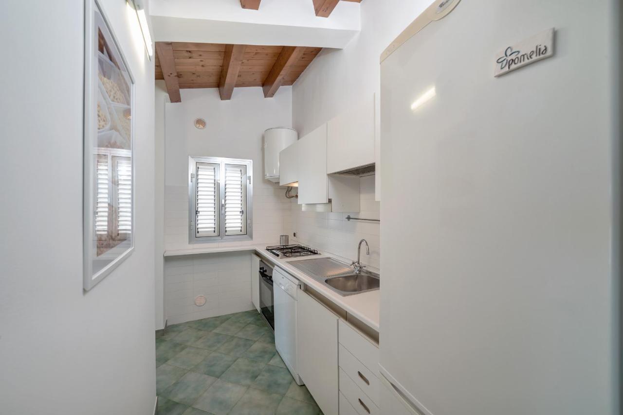 Archimede, Appartamento Con Vista In Centro A Marina Di Ragusa Exterior photo